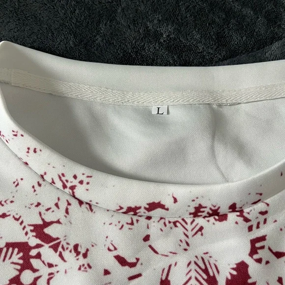 NWOT Winter Snowman Sweatshirt, Snowflakes, Large, Dark Red - Picture 6 of 6